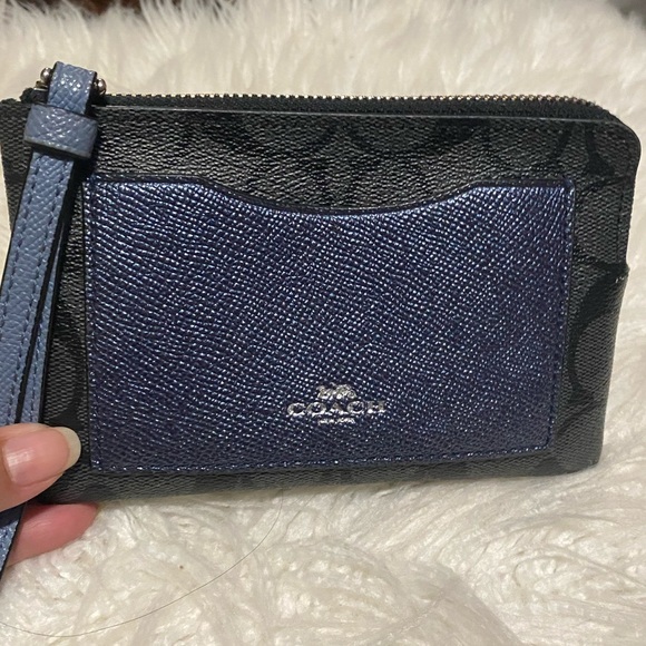 NWT Metallic Blue and Black Coach Wristlet - Picture 3 of 7